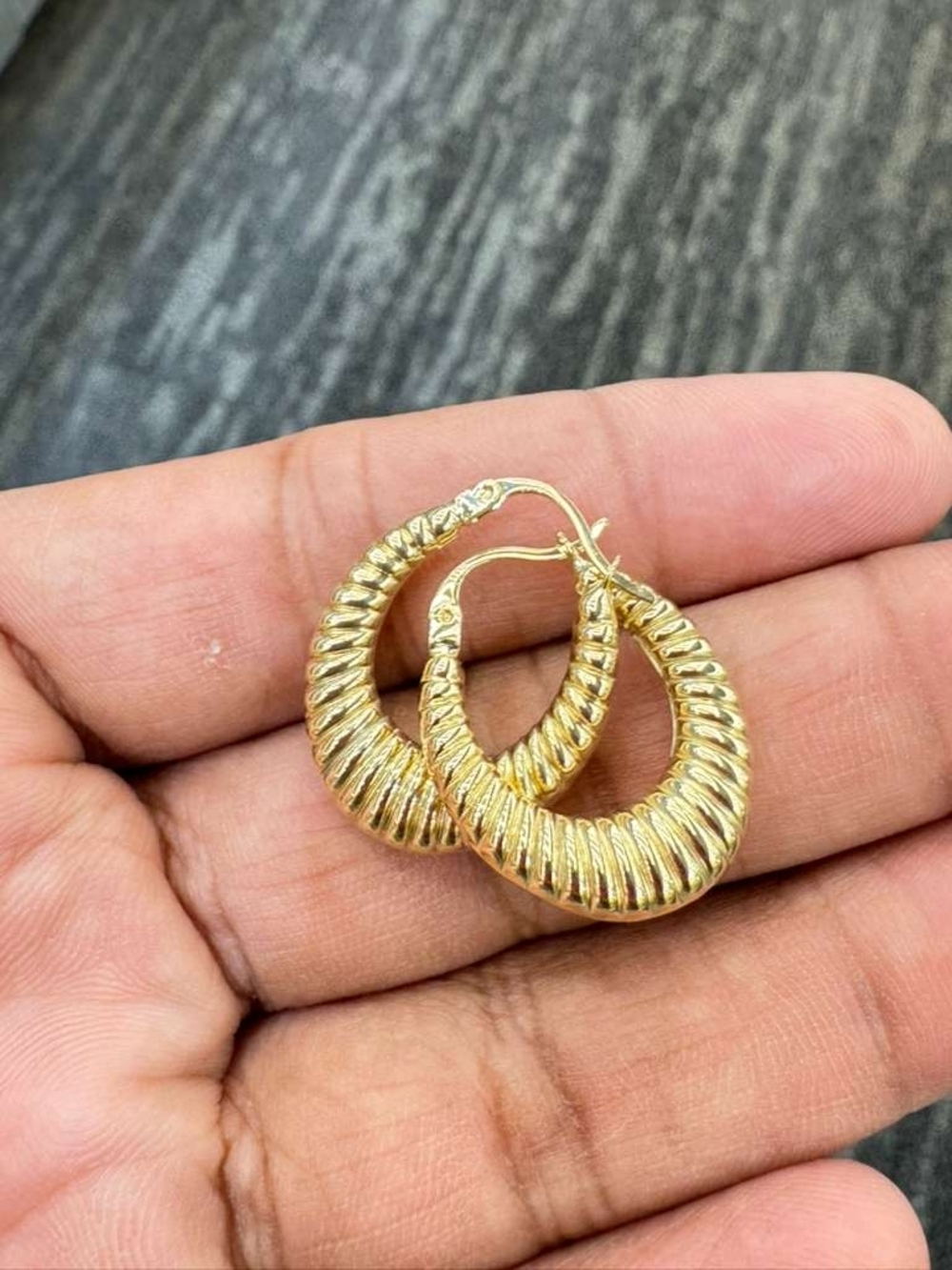 10kt Real Gold Shrimp Hoop Earring